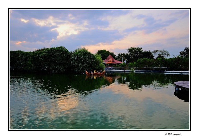 Pantai semarang advertisement jingga semburat nan mempesona