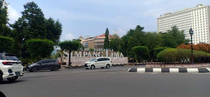 Lapangan pancasila simpang lima semarang