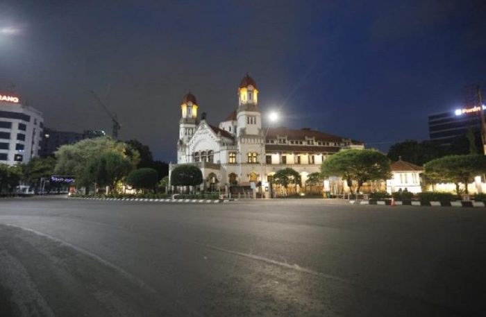 Patung pemuda roundabout senayan advancement