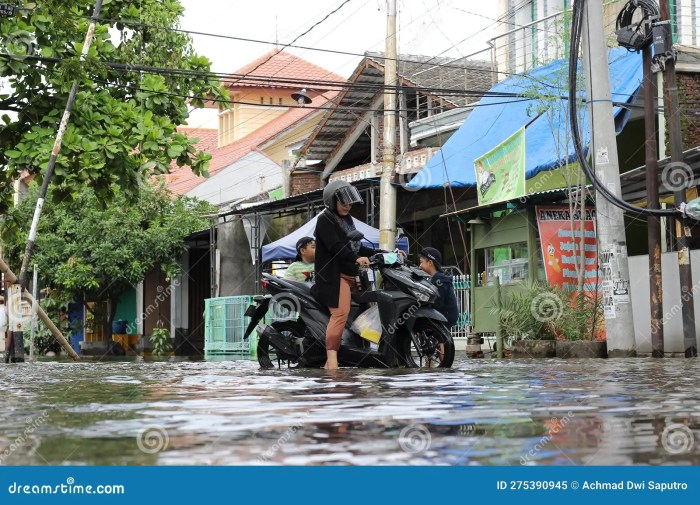 Indonesian flash flood semarang city hits sott brought flooding rainstorm parts