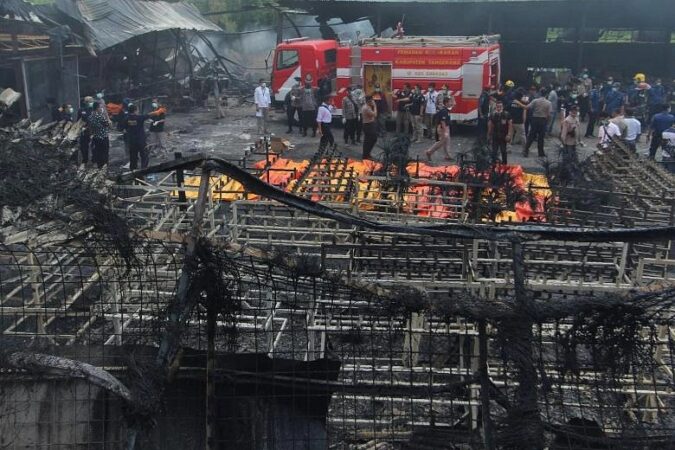 Apakah ada korban jiwa dalam kebakaran gedung rektorat UIN Jakarta