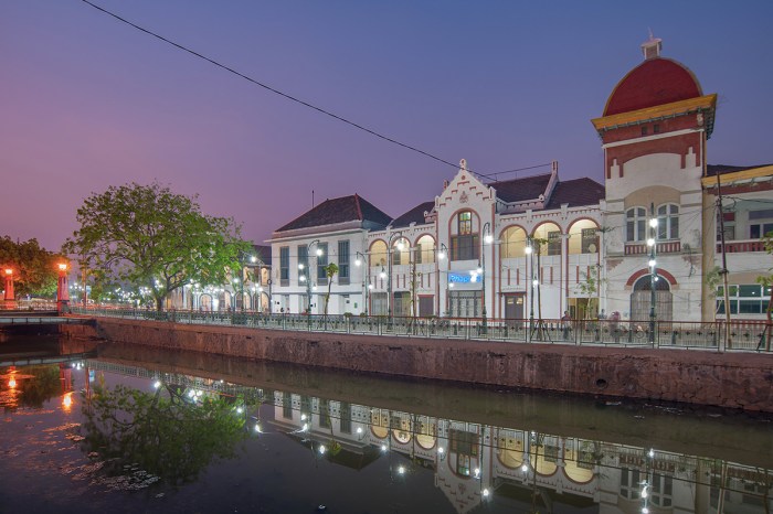 Samarang java semarang buddhagaya vihara buddista watugong pagoda