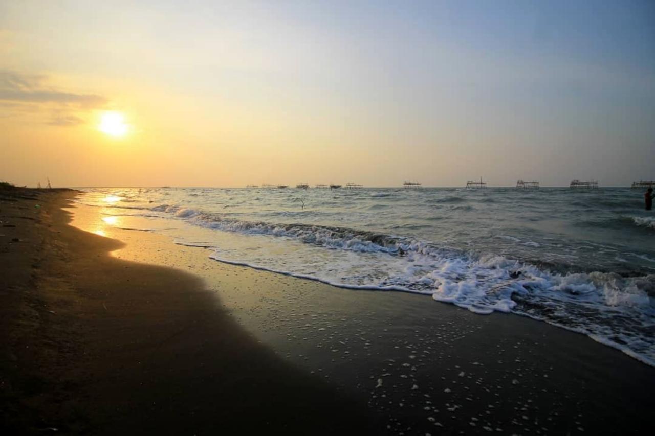 Pantai tirang semarang