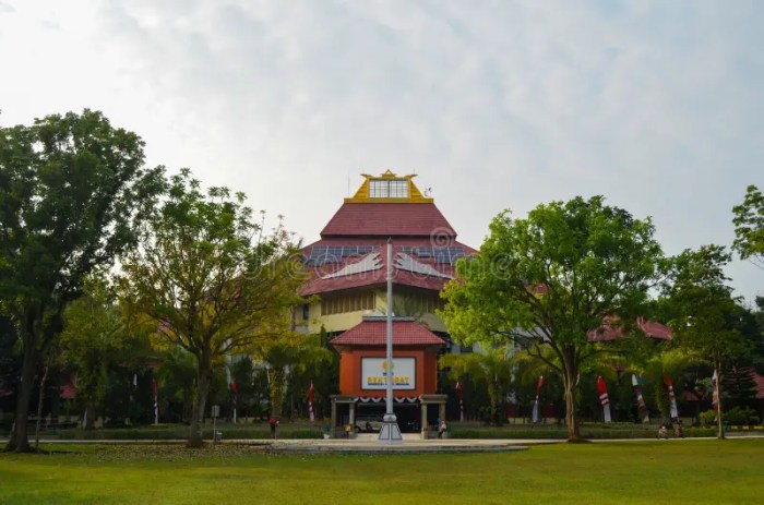 Unnes semarang bimbingan konseling negeri universitas pendaftaran undip tujuan dasar pengertian konsep misi visi paradigma jalur konsepsi perkembangan trilogi perbandingan