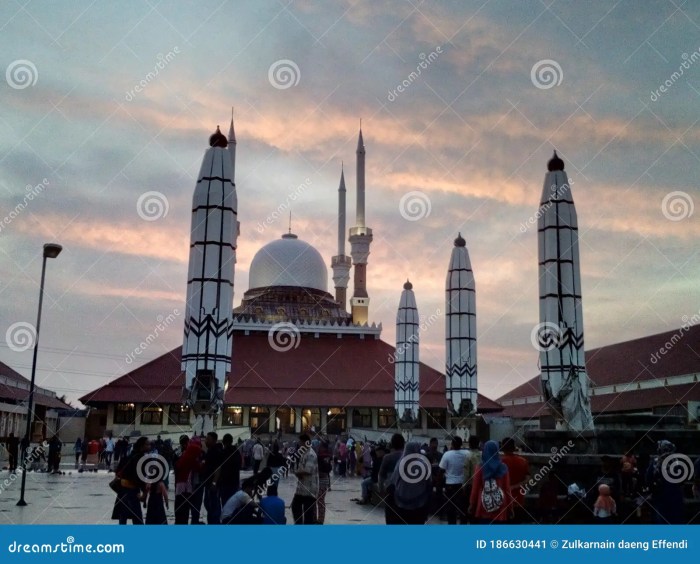 Masjid semarang agung tengah keren destinasi mosque membuatmu serasa pusat dekat brobali indah arsitektur timur biserje excursion