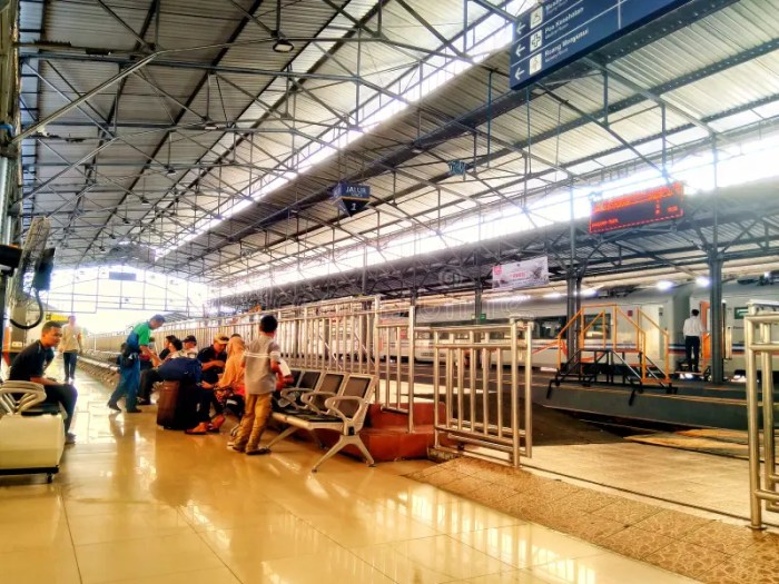 Semarang tawang railway station