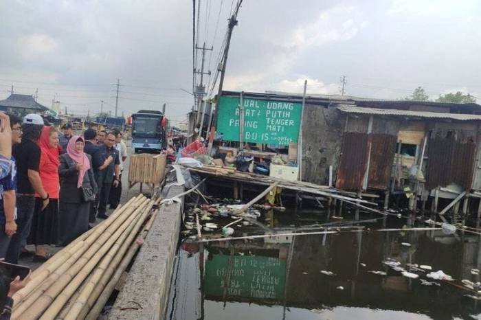 Banjir di kelurahan bandarharjo semarang utara