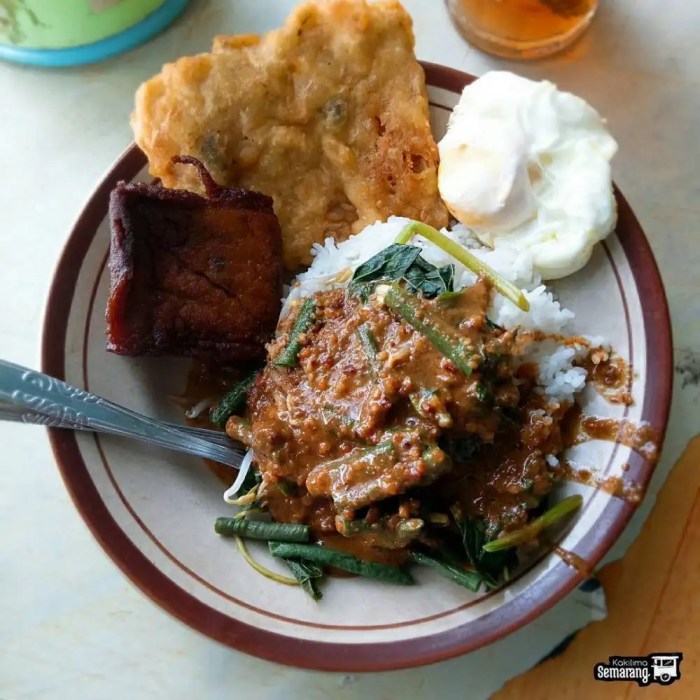 Makan malam enak di semarang