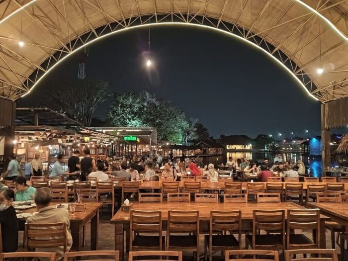 Tempat makan lesehan di semarang