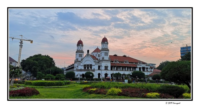 Semarang java city indonesia universitas diponegoro elevation central training center tugu muda park