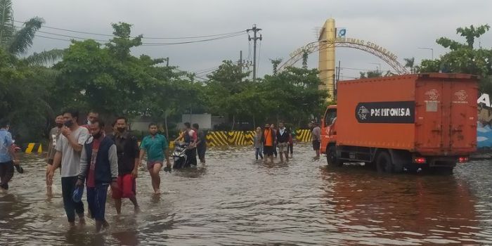 Pelabuhan tanjung emas semarang banjir