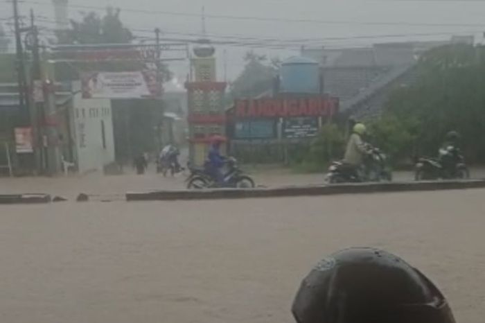 Titik banjir di semarang hari ini