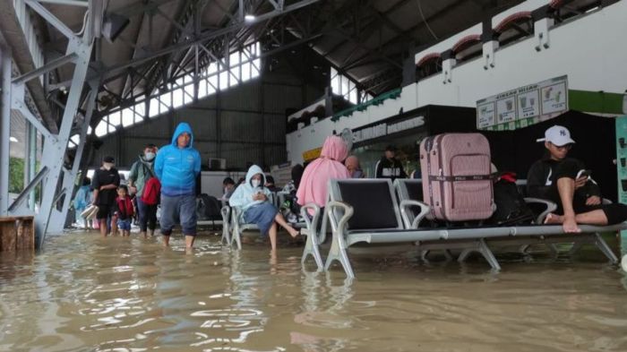 Berita banjir semarang hari ini