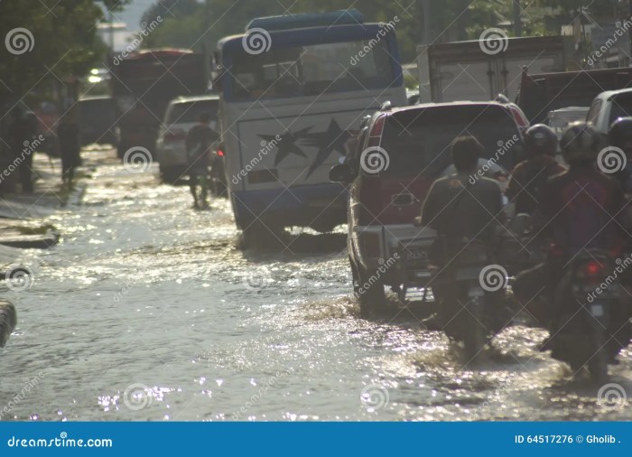 Foto banjir semarang hari ini