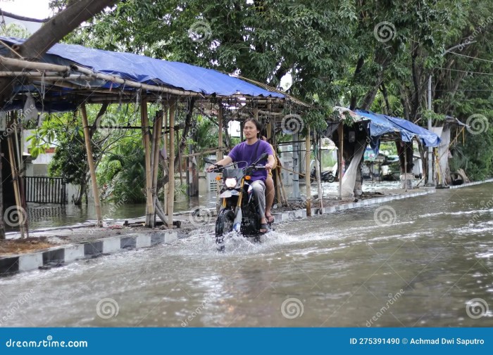 Foto banjir semarang hari ini