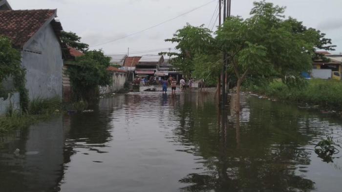 Air terjun sungai banjir kanal semarang