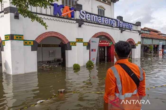 Apakah sering terjadi banjir rob perjalanan surabaya semarang