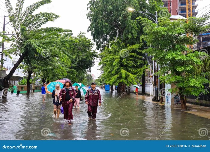 Berita banjir semarang hari ini