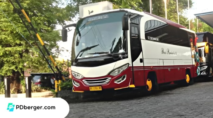 Rumah makan untuk rombongan bus di semarang