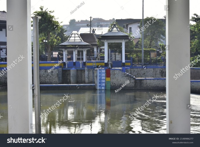 Air terjun sungai banjir kanal semarang