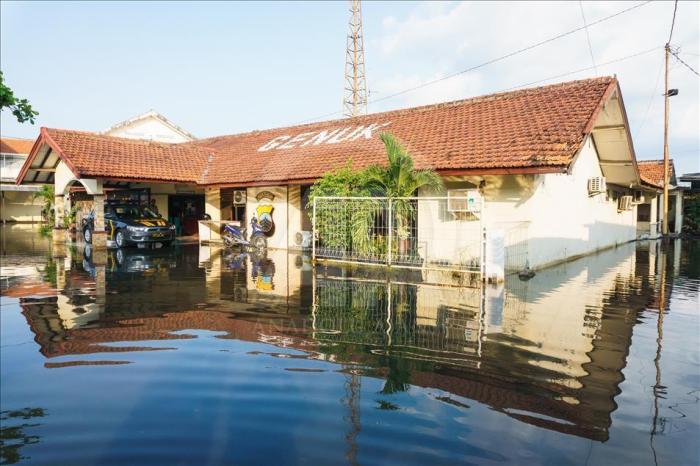 Acara tahun baru di banjir kanal semarang